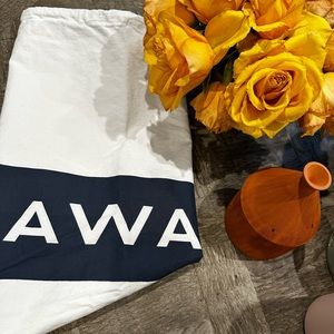 AWAY LUGGAGE White Dust Bag with Pull-String Closure